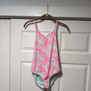 Vineyard Vines One-piece GIRLS Swimsuit - size large (14)